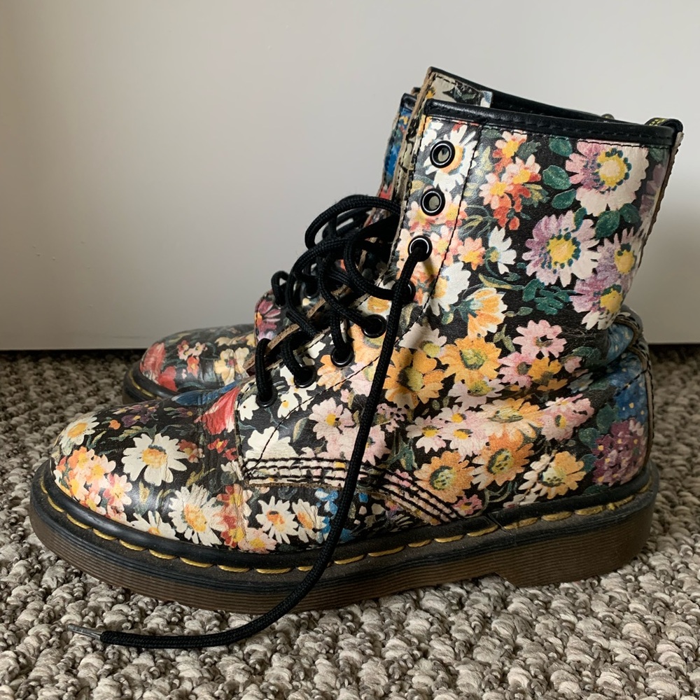 VINTAGE Rare floral doc martens boots size uk 5/us 7